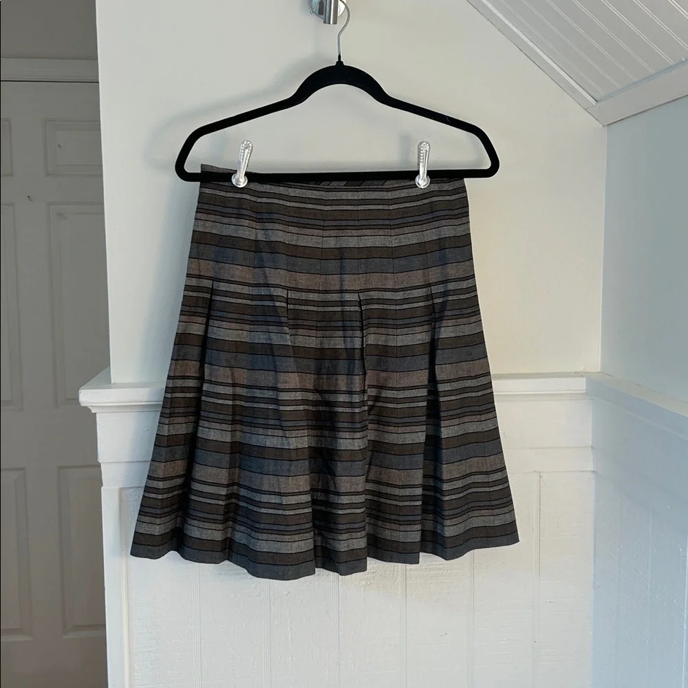 Club Monaco Pleated Skirt in Earth Tone Colors Size women’s 2